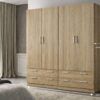 Armario ropero de dormitorio en madera color roble natural con 4 puertas abatibles, 4 cajones inferiores y tiradores metálicos plateados.